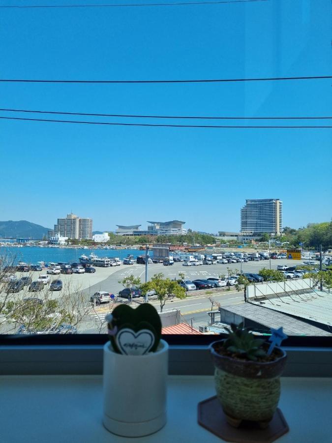 Laon On 37 Bed and Breakfast Tongyeong Exteriör bild